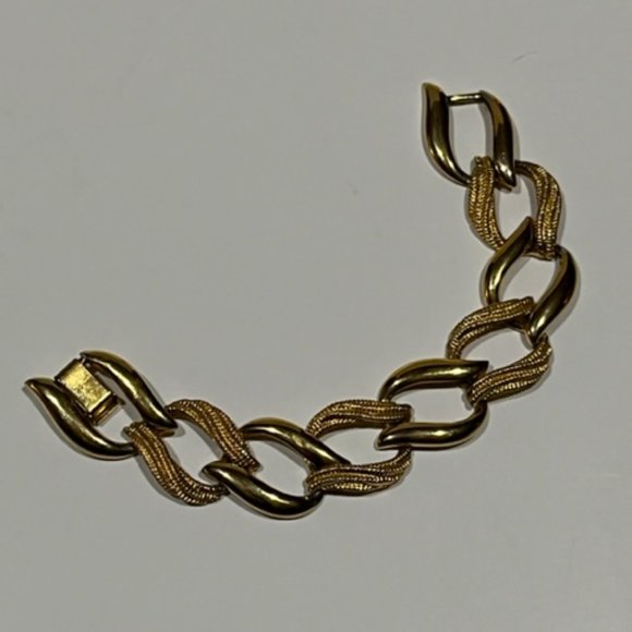 Napier signed Gold tone link bracelet Vintage - Picture 2 of 3